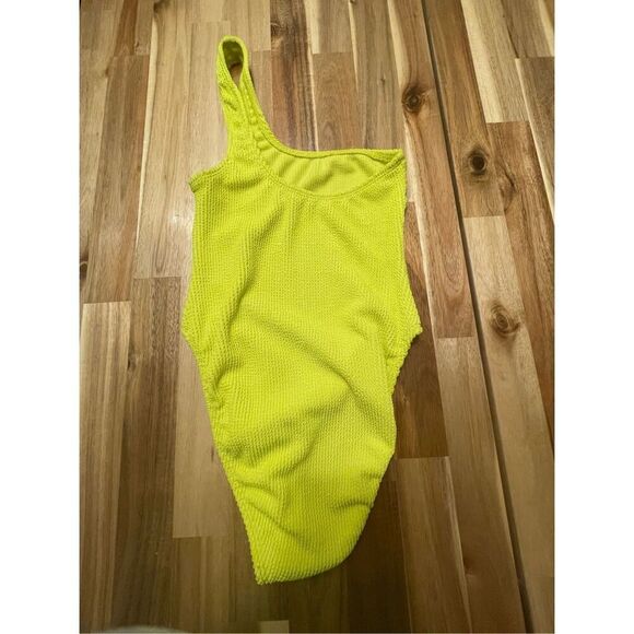 Good American Always Fits Asymmetric One Piece Swimsuit - Picture 3 of 5